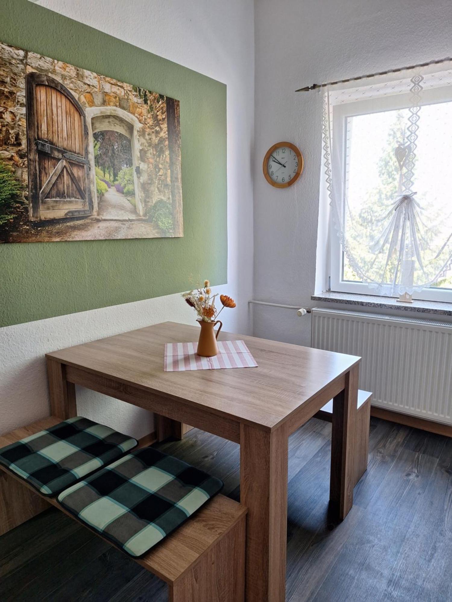 Gaststaette Und Pension Zur Schiene 메르제부르크 외부 사진